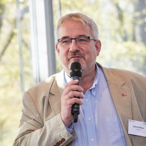 D. Viefhues