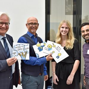 Dirk Lönnecke, Kreisdirektor Soest, Frank Nerz, Leiter Amt für Soziale Dienste, Bremen, Melanie Janssen und Angelo Kumar, Mitarbeiter/innen des Amtes für Soziale Dienste, Bremen