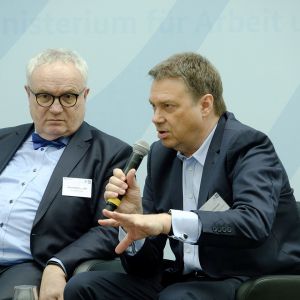 Hans-Henning Lühr (Staatsrat im Finanzressort der Stadt Bremen und Vorsitzender des FührDiV-Beirates), Herr Kammer (Mitglied des FührDiV-Beirats)